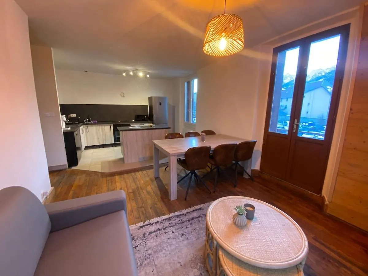 O Cosy, Grand T3, Near Train Station Apartment Briancon  France